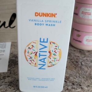 Native Dunkin' Vanilla Sprinkle Body Wash